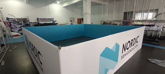 20ftの張力生地60IN展覧会は展覧会の旗がPSDによってが現れる旗を抜く